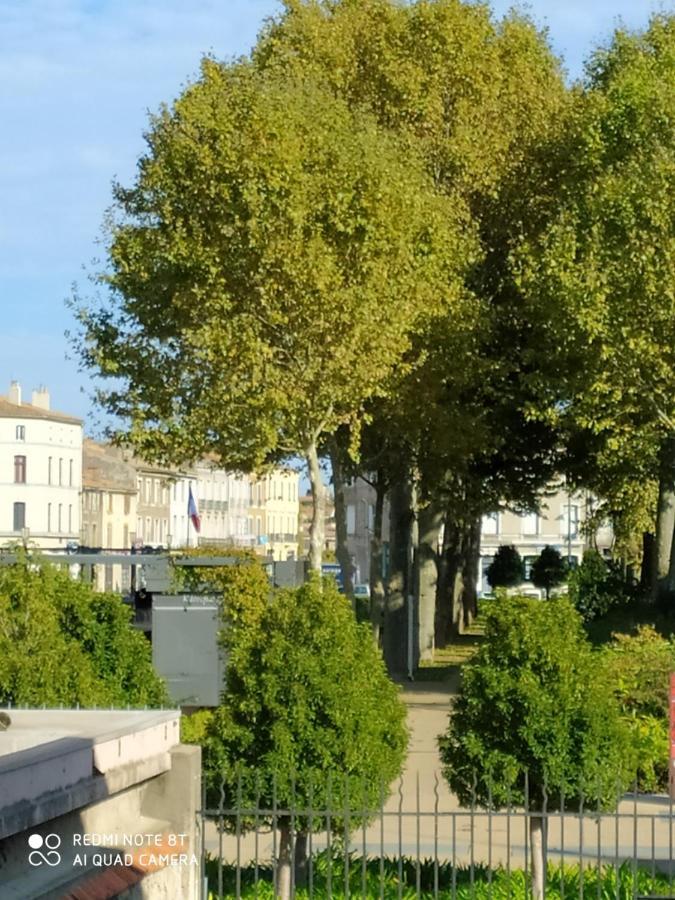 Le 9 De Cour, Chambre Chaco Bed & Breakfast Carcassone Exterior photo